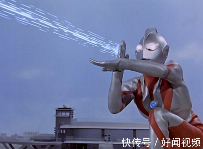 奥特曼|高速路上出现一车奥特曼!网友笑哭:奥特曼们被一网打尽了吗?