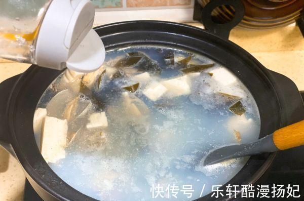 鲜美|在家做超级简单快手的花蛤豆腐汤,味道鲜美营养好喝,富含蛋白质