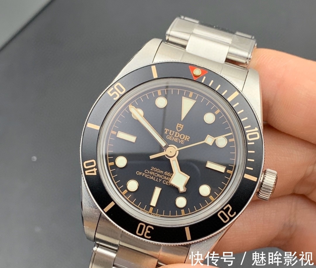 腕表!大富说表:ZF震撼推出——帝舵碧湾系列M79030N-0001腕表