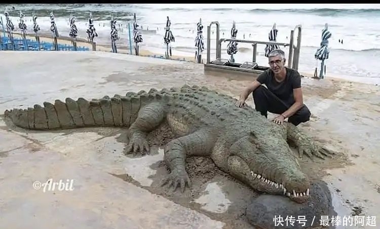 他创作出超写实的沙雕动物,一头用沙子堆成的公牛,引起轰动