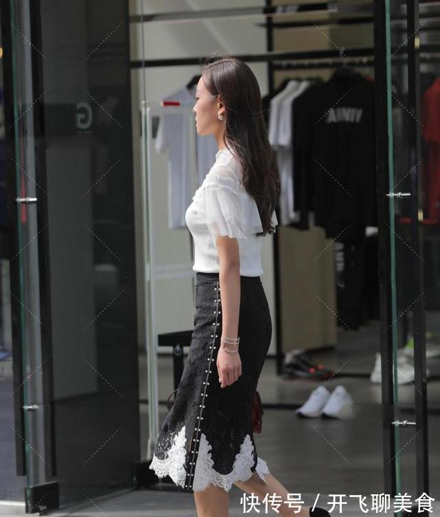 高雅|白纱上衣配黑色花边裙,时尚又高雅,美丽十足