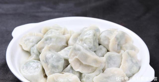 茴香猪肉馅|用茴香包饺子，万不可直接包，多加1步，茴香更翠绿，饺子更鲜香