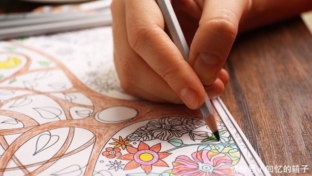 热水泡脚|几种简单的方法，也可以让你从压力中摆脱出来，彻底抛弃失眠