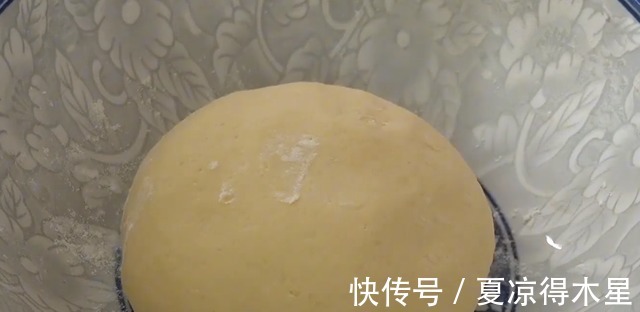 山药这样做，好吃又营养松软可口，比面包好吃老人孩子都爱吃！