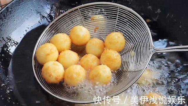 面团|土豆最香的做法,做法简单无难度,一做一大盘不够吃,太解馋了