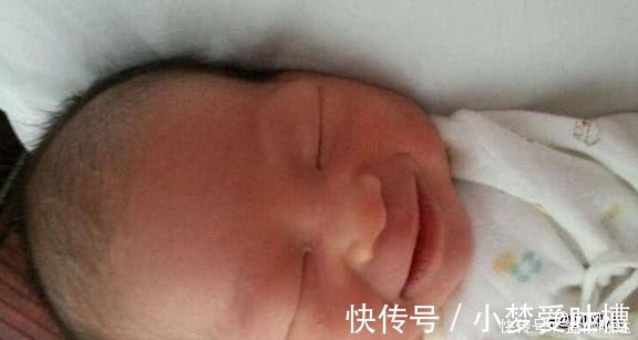 偷笑|为何宝宝睡觉时会抿嘴“偷笑”?这3点很少有人知道,宝妈别大意