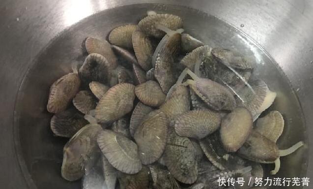 学会|大厨教你做爆炒花甲，3分钟学会，比外面大排档还好吃