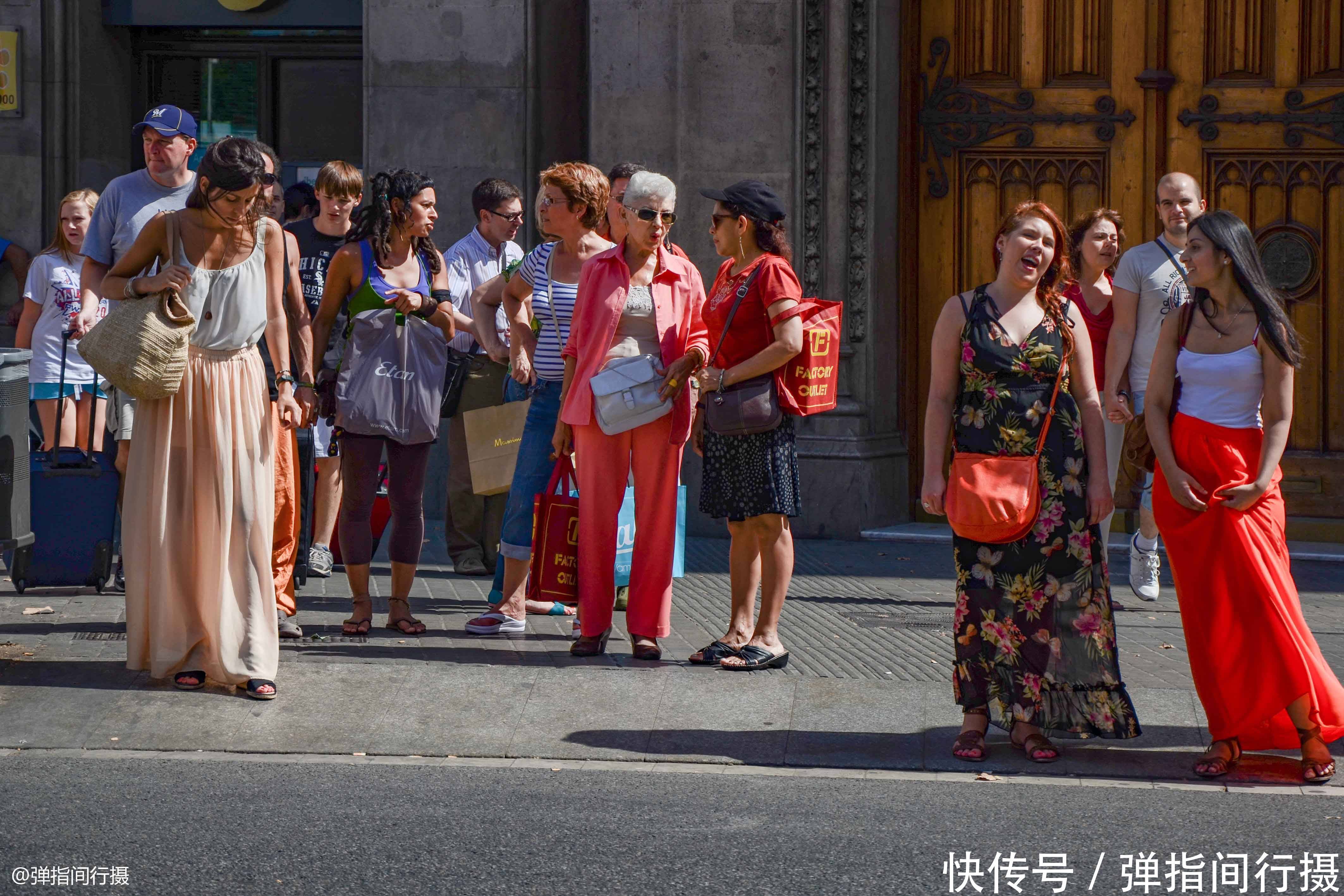 巴塞罗那 西班牙著名的“流浪者大街”,汇聚全球街头艺人,成一道别样风景