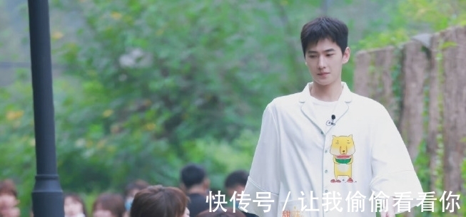 杨洋|时隔多年杨洋再次参加综艺,睡衣造型呆萌可爱,展现不一样的一面