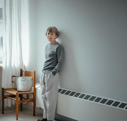 这位日本“大妈”时髦火了！她的穿衣简单不复杂，女人自信才真美