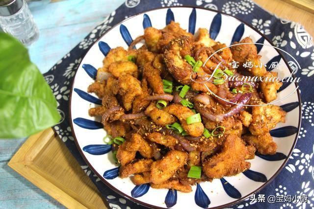 零食|鸡胸肉这样做，能当零食能当下酒，12块钱能做两大盘，可香了