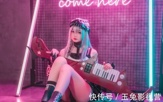 cos|30岁妈妈玩Cos受嘲讽,看到她的阿狸后,网友:我们错了!