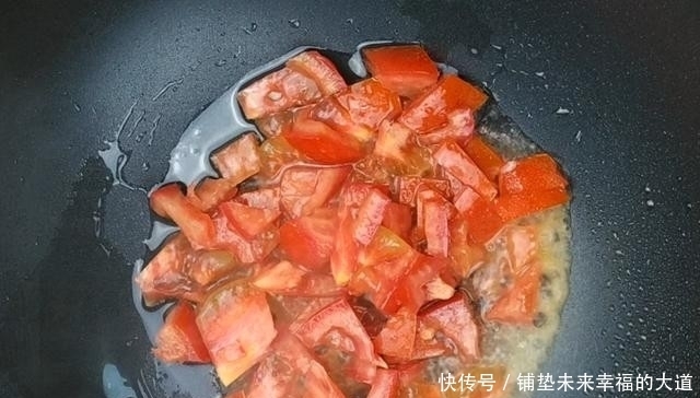 买颗西蓝花回家做道美食,做法简单,鲜香美味,清脆爽口又解腻