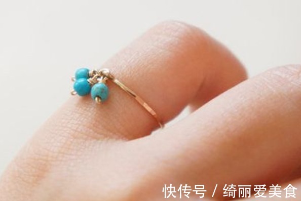 中指 戒指不可乱戴,位置决定命运,戴对招财戴错招灾!