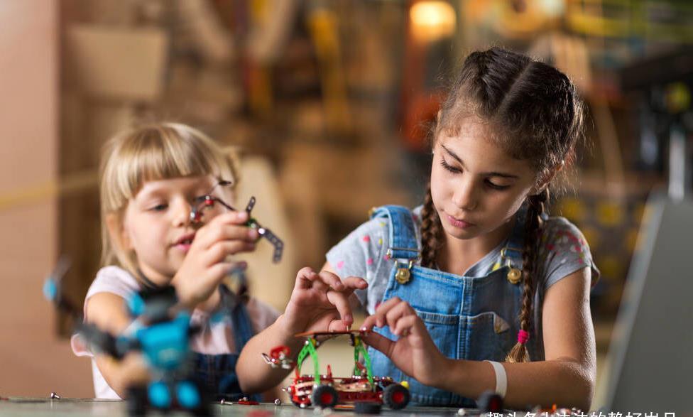 放手|安全感是什么?对于孩子来讲,安全感就是让他拥有自信满满的笑容