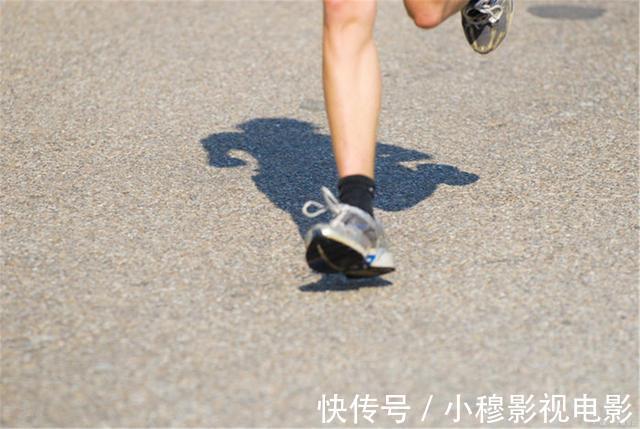 心脑血管疾病|54岁女子脑梗离世,烟酒不沾,医生叹息:一把年纪,此事早该控制