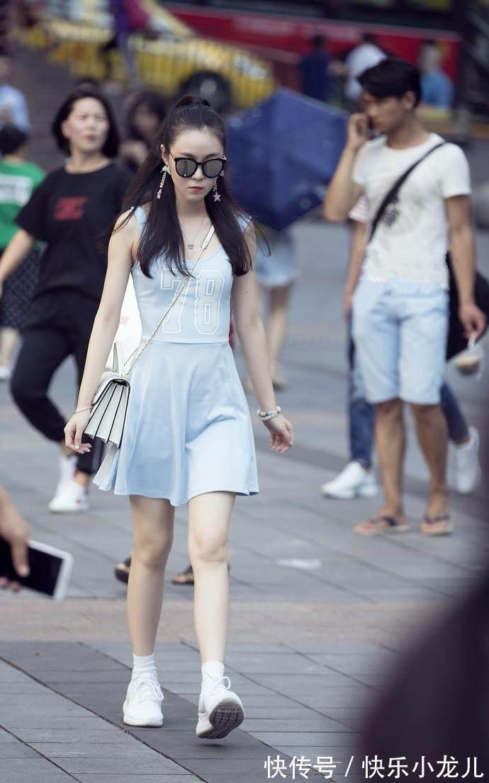 大长腿 很简单又很时尚的穿搭,又有点女性的时尚气质