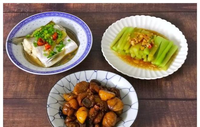 板栗烧肉|一家三口晚餐分享,10天不重样,花钱不多,家人吃得满足,累也