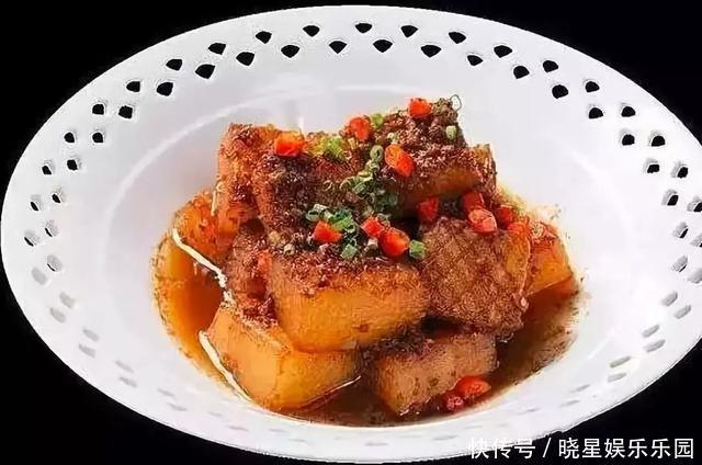 精选|精选美食推荐烤鲫鱼,手撕包菜,干锅娃娃菜的做法