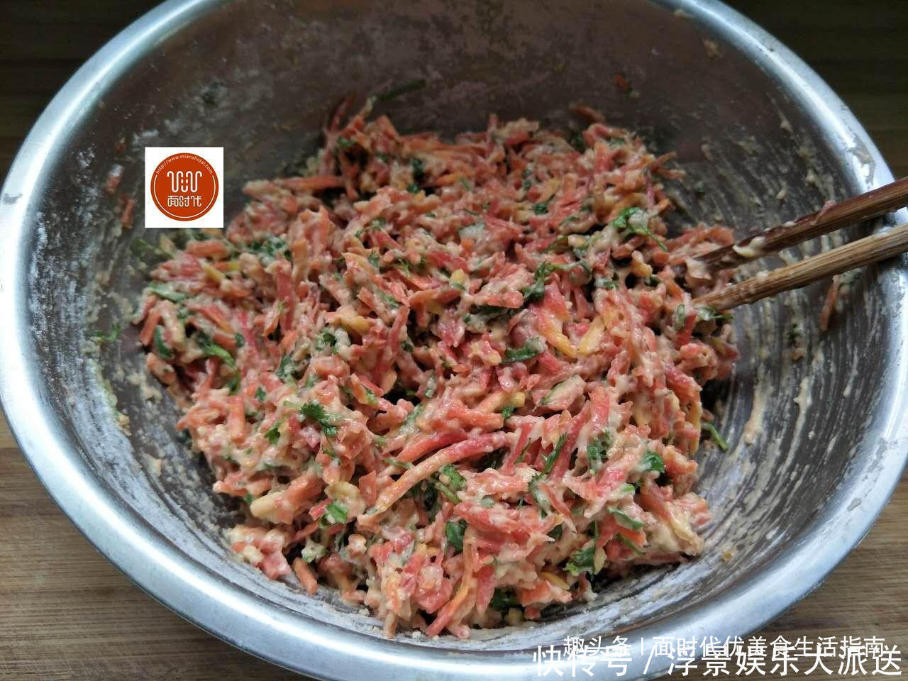 小面姨|我炸的丸子，香脆酥软，怎么吃都不腻，边吃边炸，端上桌都快没了