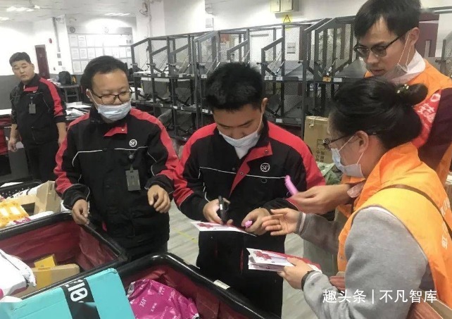 药房|商铺成“负资产”,租不出卖不掉为何满大街却都是餐饮店和药房