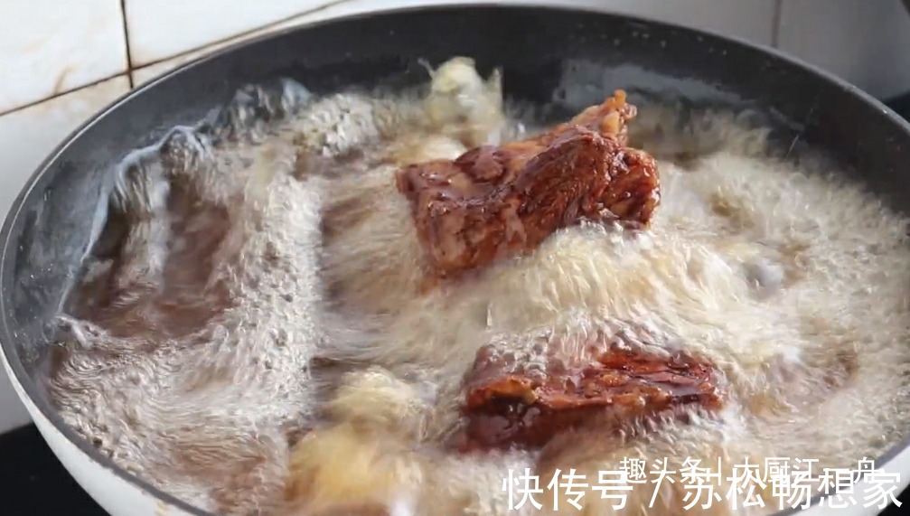 肉片|难怪饭店的扣肉那么好吃原来做法有诀窍,学会给家人露一手吧