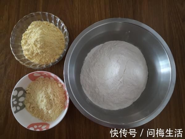 玉米面浑身是宝,教你一个懒人做法,5分钟搞定,营养美味好吃