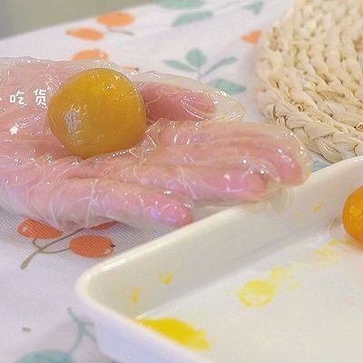 莲蓉蛋黄|广式莲蓉蛋黄月饼