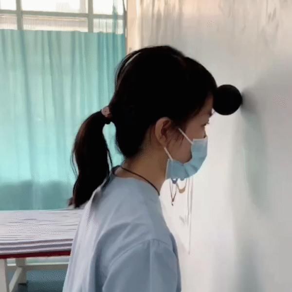 肩部|手把手教你5个动作，告别“办公室综合征”！