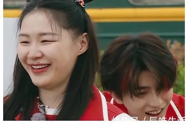 李晨当红娘,金靖却不想靠恋情,谁注意蔡