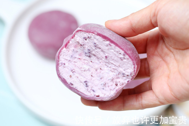 风靡朋友圈的网红小甜品,没有烤箱也能做,软糯香甜一口气能吃仨