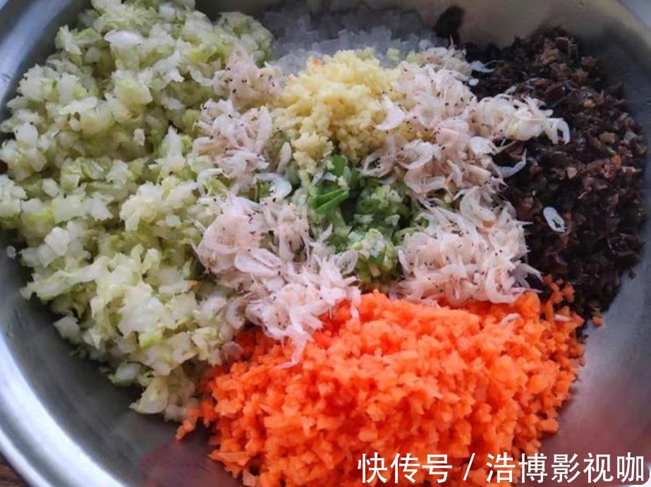 营养物质|爸做的素包子,皮包馅香,一口气能吃8个,今天教你详细做法