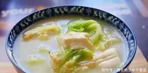 白菜炖豆腐,先炖白菜还是豆腐?搞错了顺序,难怪白菜豆腐不好吃
