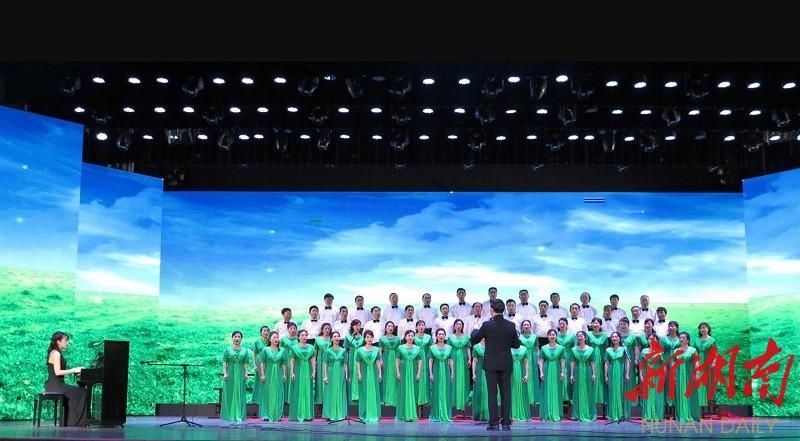 民族|湖南知音合唱团获七彩西双版纳全国民族歌舞盛典“金像奖”