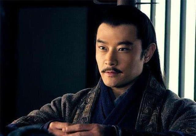 谋权|为什么孙策死后,周瑜甘愿辅佐孙权,而没有谋权篡位呢?