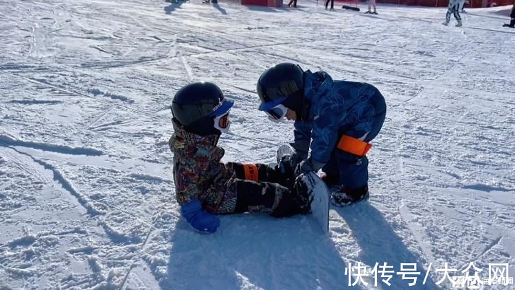 滑雪|记者调查丨冬奥带起滑雪热 室内滑雪受追捧 山东年度参与冰雪运动人数达千万