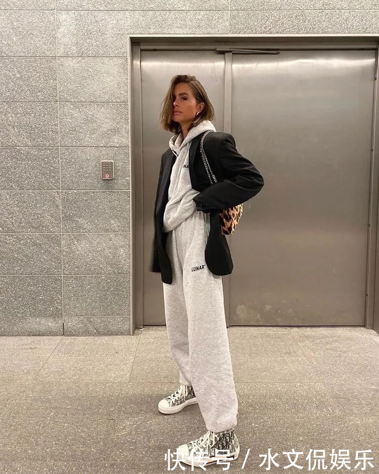 秋冬想要玩转叠穿层次感有这3件内搭你就比别人更时尚了