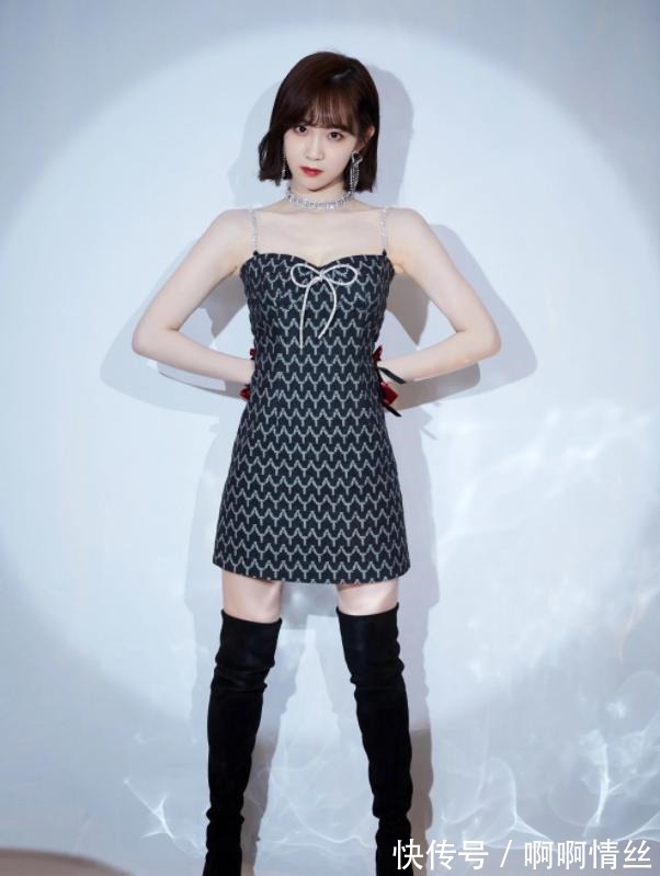 雙腿|李子璇的“綠茶坐”火了，看她雙腿怎么放，賊顯腿長！