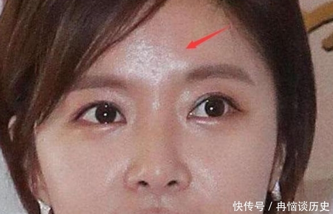 油光满面|青春期女生脸上总是“油光满面”?坚持“3习惯”,帮你缓解“大油田”