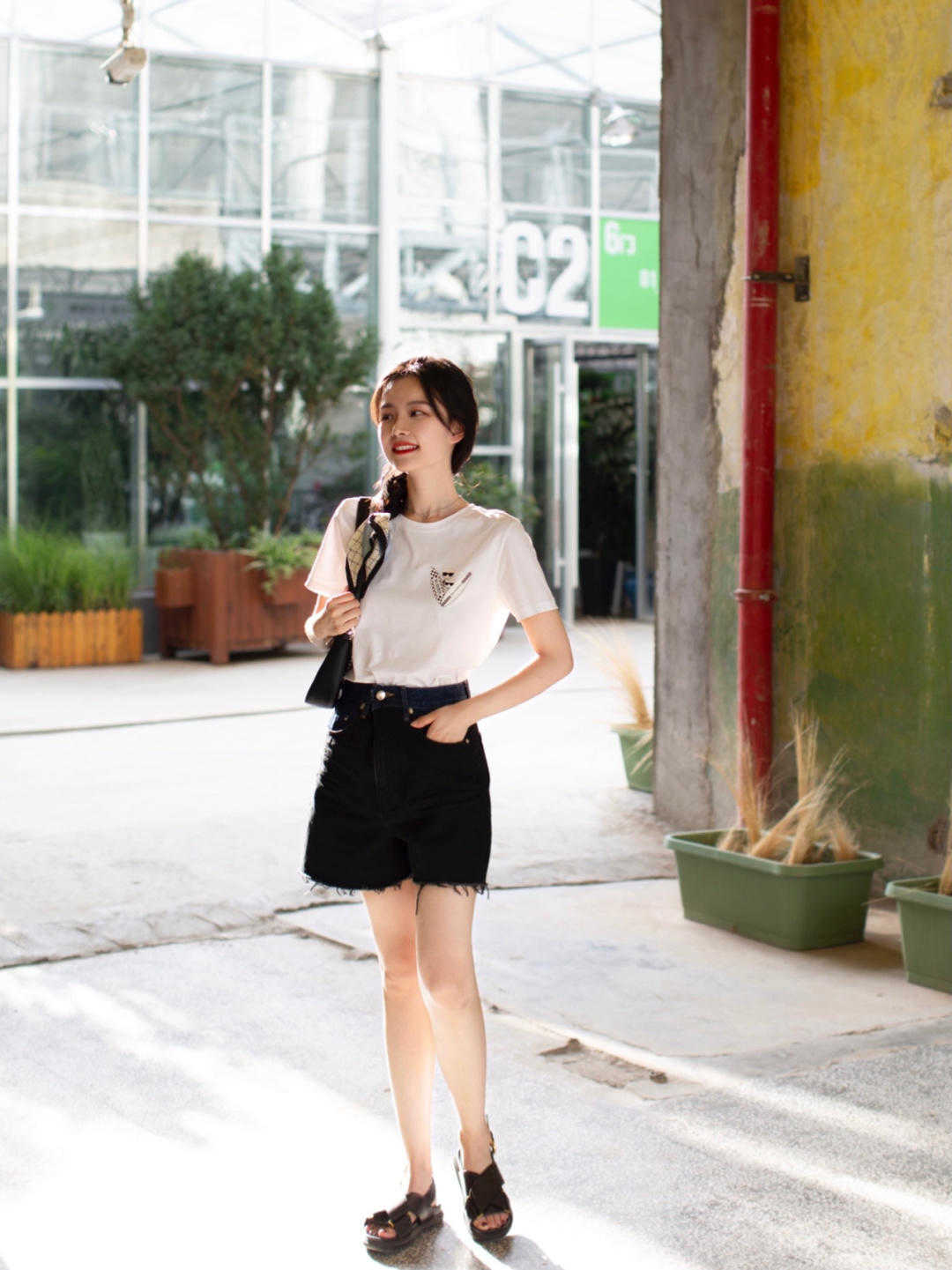 T恤|人人都有纯T恤,为何你穿这么土?秋天这样穿更时髦,主要是气质