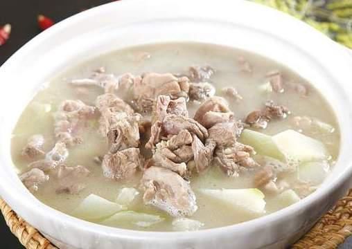 天冷|天冷记得多吃羊肉,炖羊肉时,只需放这3味料,羊汤鲜美无膻味