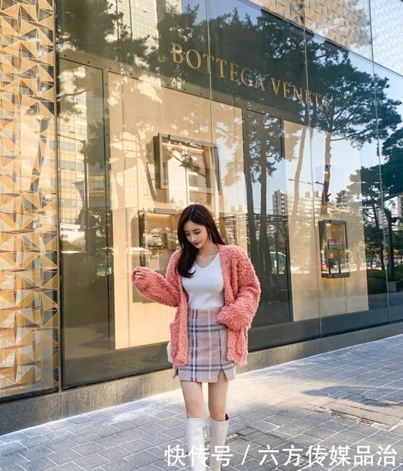 奶昔|孙允珠高清美图:樱桃芒果奶昔甜蜜格纹拼搭裙!