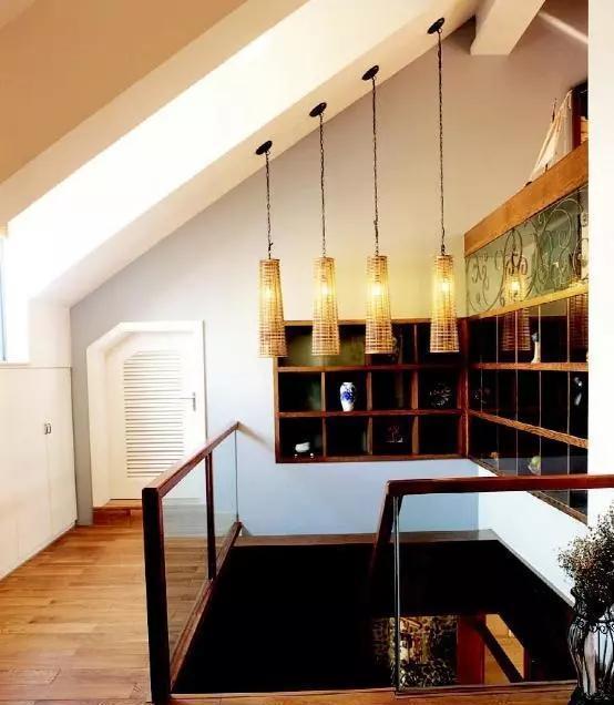 框架|偷偷把平层改成小复式，效果太好邻居看了蠢蠢欲动，都想学着改