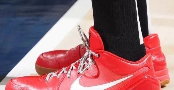 protro 球星上脚|巴特勒上脚新配色!塔图姆这双骚气!