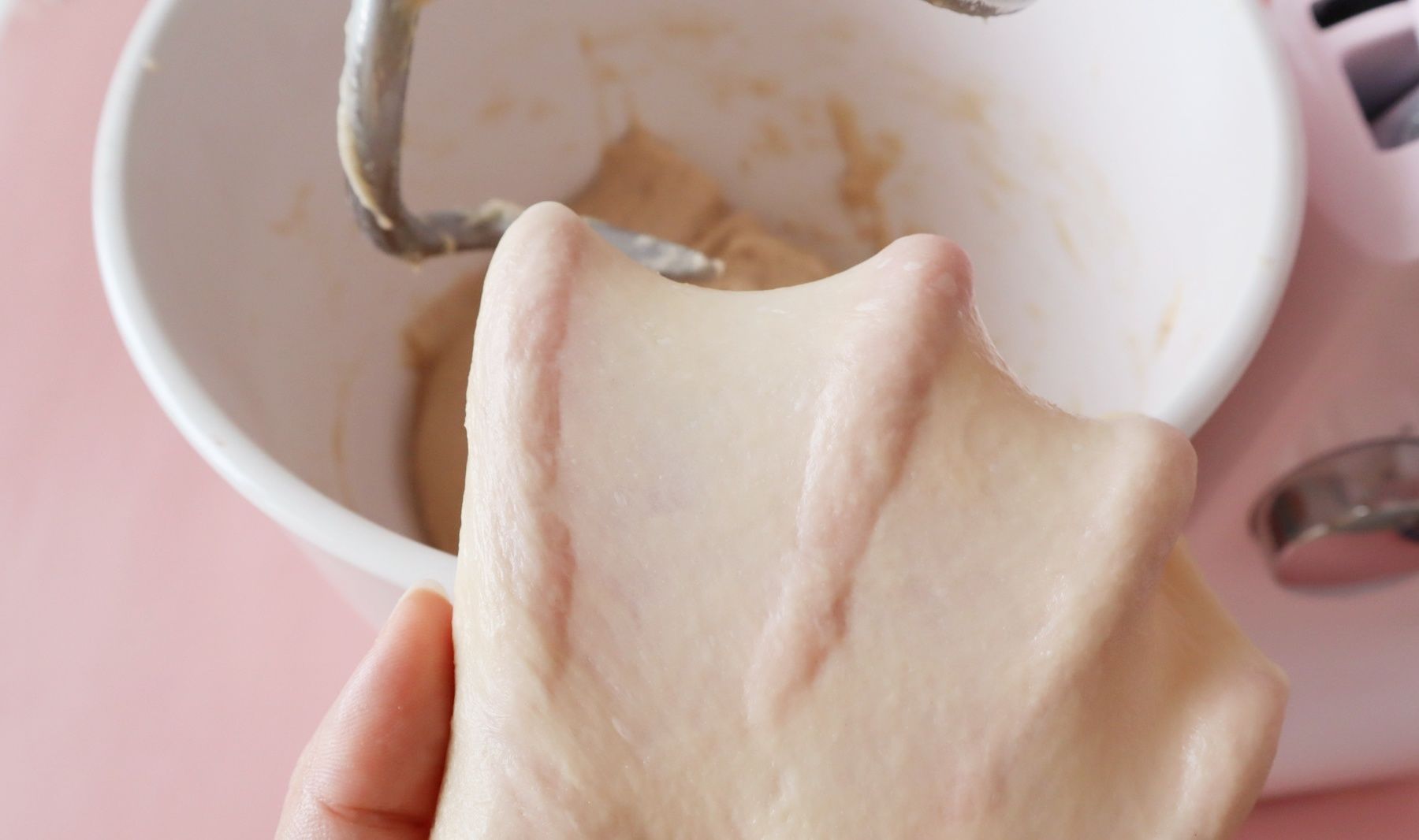 烫种法|揉面时多加1步，做好的面包想不软都难，松软拉丝，放3天也不硬