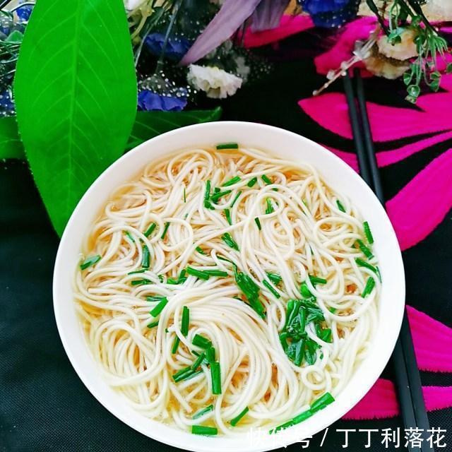 清淡|阳春面,汤清味鲜,清淡爽口