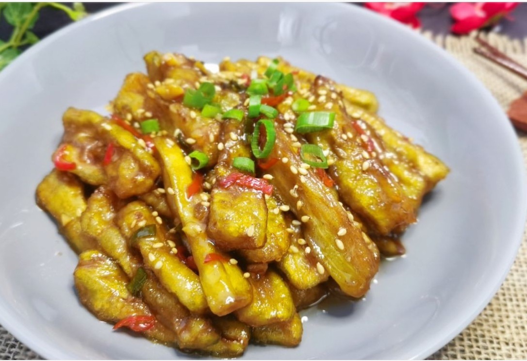 糖醋茄子好吃，2次放醋是关键，出锅喷儿香，真解馋