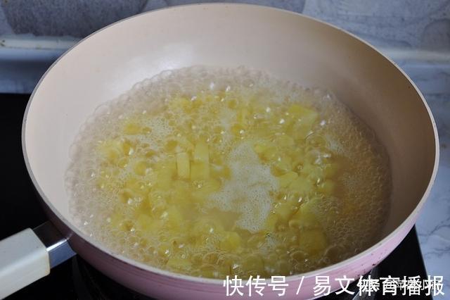 口感|加点饮料,让土豆吃起来有肉的口感,口感咸甜好滋味,与米饭很配