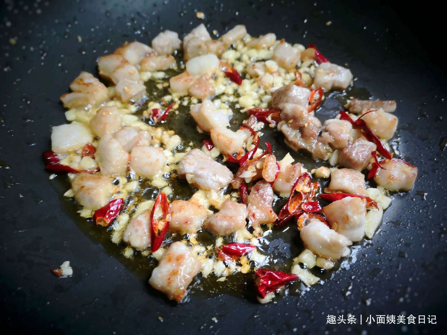 秋天,抓紧吃此菜,鲜嫩翠绿特下饭,3元一斤,再不吃就过时了!