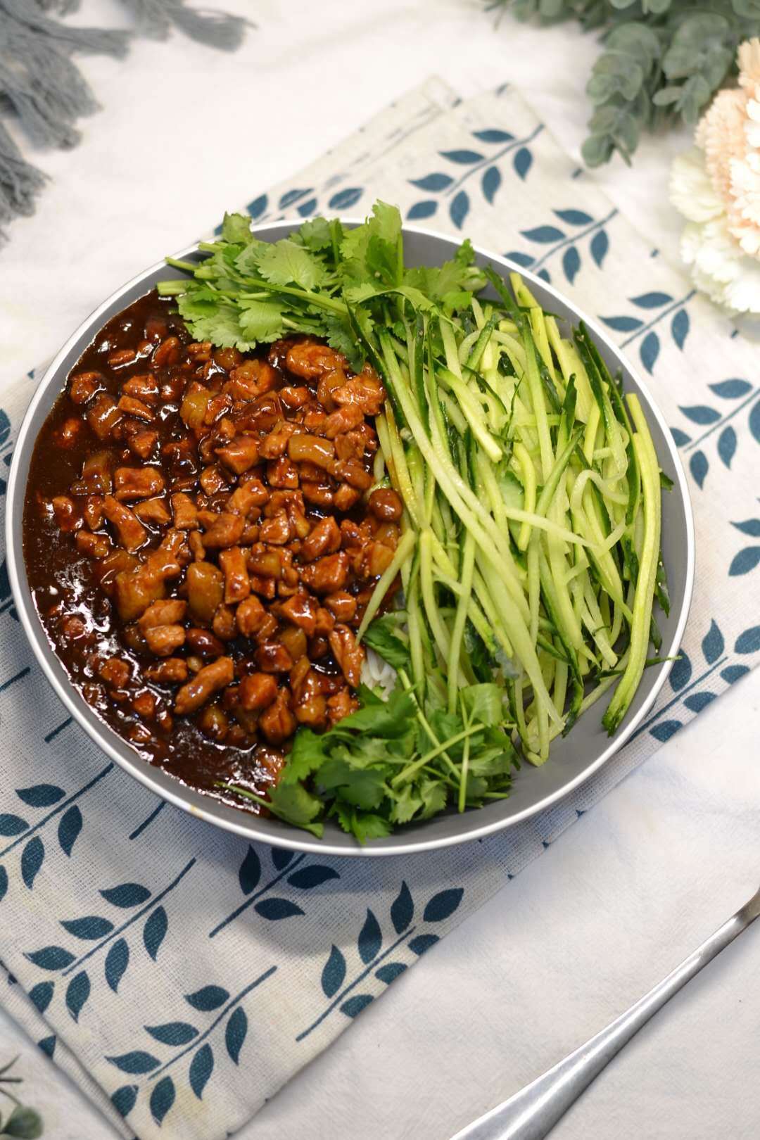 五花肉|好吃到跳脚的自制炸酱面,连吃三碗不过瘾,口感饱满,回味无穷